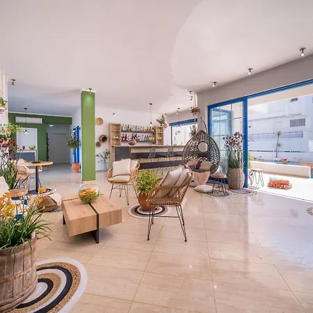 Szálloda G & K Fiore Di - λουλούδι της κάντιας 3*